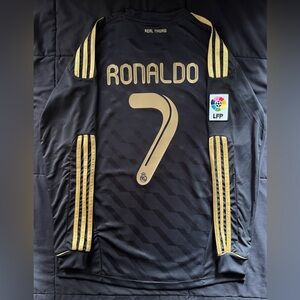 Ronaldo #7 Longsleeve Away Black Soccer Jersey Retro 2011/2012 Gold